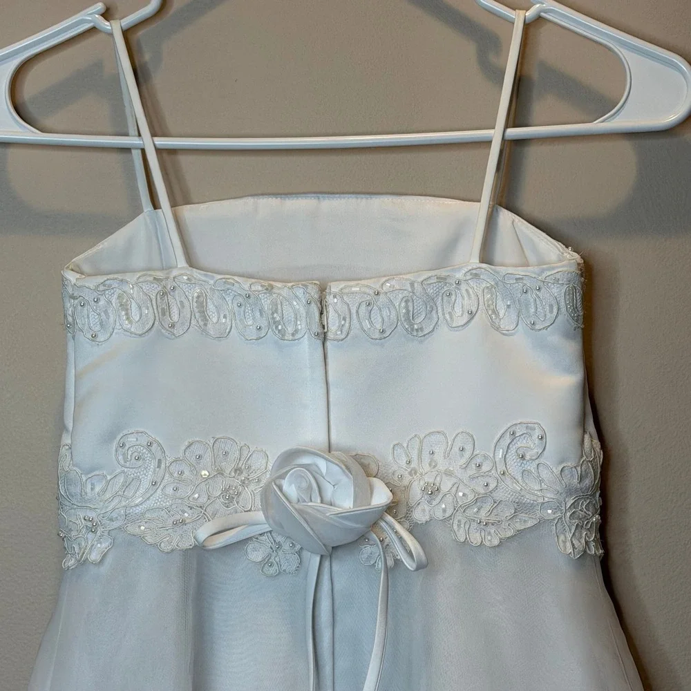 Davids Bridal Girls White Beaded Floral Tulle Flower Girl Dress Size 6 Communion - Picture 5 of 16